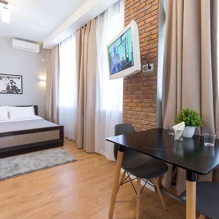 Modern Studio Beside Metro Yaroslava Mudroho, Universytet - Chernyshevska Str 95-7 Jarkov Exterior foto