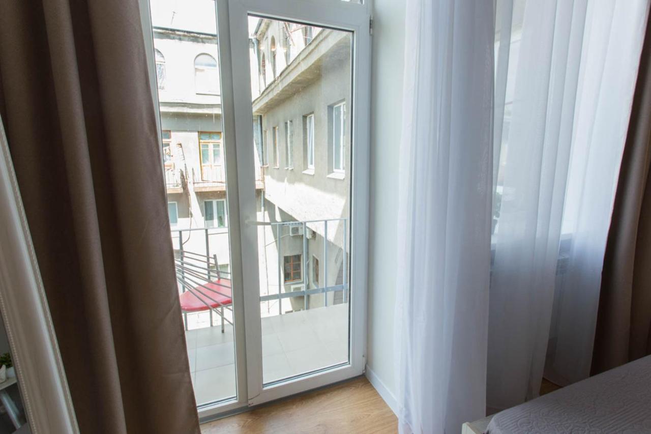 Modern Studio Beside Metro Yaroslava Mudroho, Universytet - Chernyshevska Str 95-7 Jarkov Exterior foto