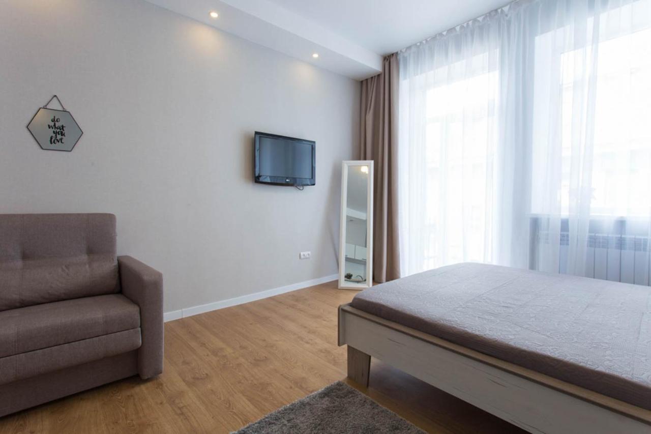 Modern Studio Beside Metro Yaroslava Mudroho, Universytet - Chernyshevska Str 95-7 Jarkov Exterior foto
